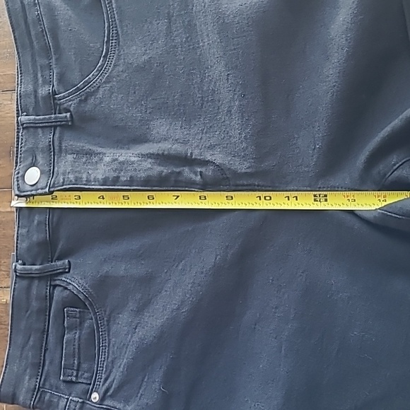 RISEN Black High Rise Rolled Up Shorts size 1XL - Picture 7 of 8